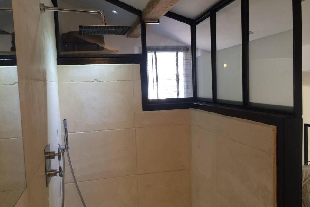 Duplex Avec Vue Sur Les Arenes Apartment Arles Exterior foto